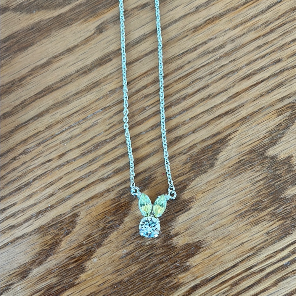Elegant Silver Necklace with Crystal Pendant